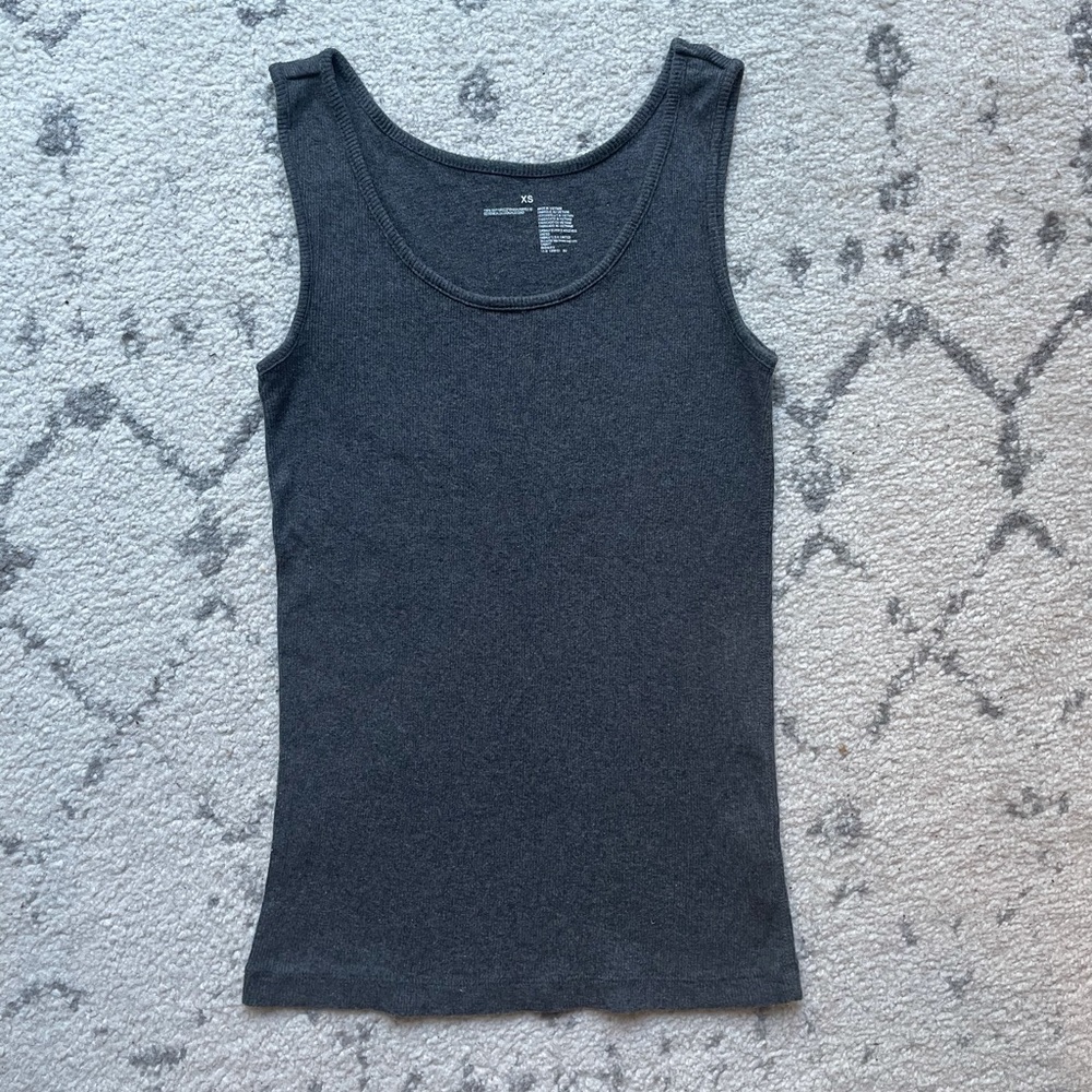 Basic gray tank top